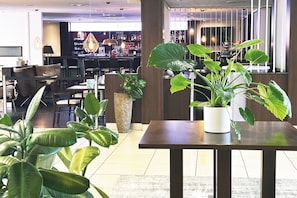 Daily buffet breakfast for a fee - Garner Hotel Mainz by IHG (Mainz)