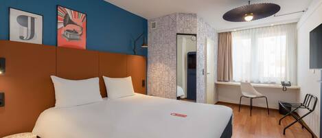 Standard Room, 1 Double Bed | Hypo-allergenic bedding, desk, laptop workspace, blackout drapes