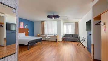 Ropa de cama hipoalergénica y escritorio