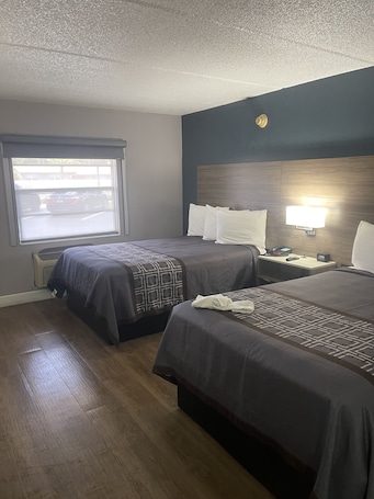 Double Room, 2 Double Beds | Desk, soundproofing, free WiFi, bed sheets
