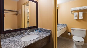 Standard Room, 2 Double Beds, Non Smoking | Bathroom | Towels