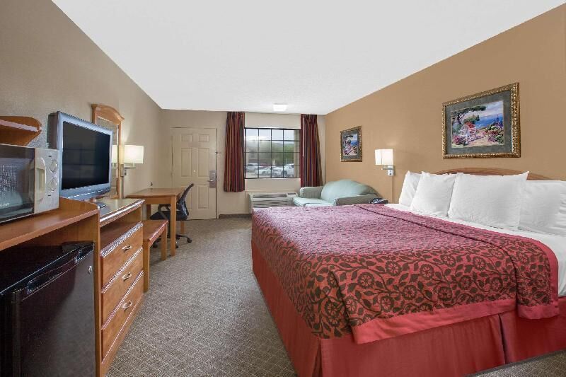 Iron/ironing board, free WiFi, bed sheets, alarm clocks