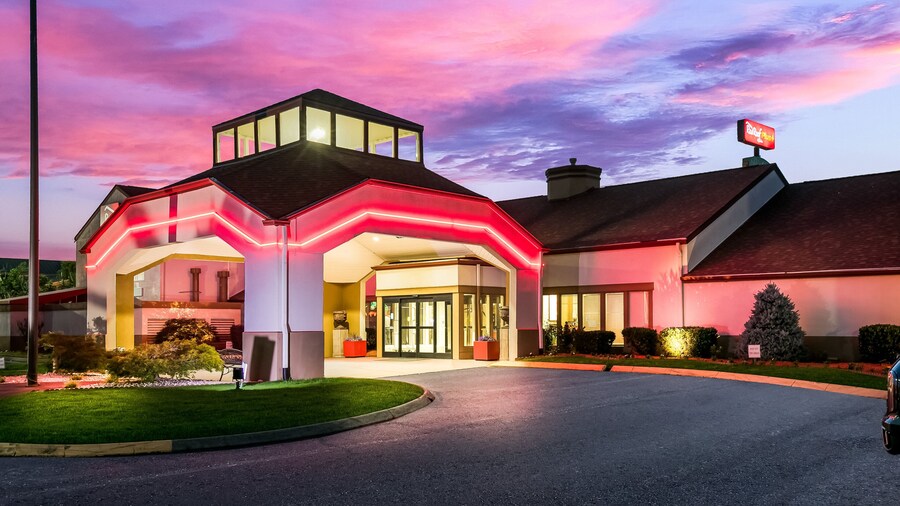 Red Roof Inn PLUS+ & Suites Knoxville West-Cedar Bluff