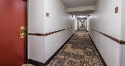 Red Roof Inn PLUS+ & Suites Knoxville West-Cedar Bluff
