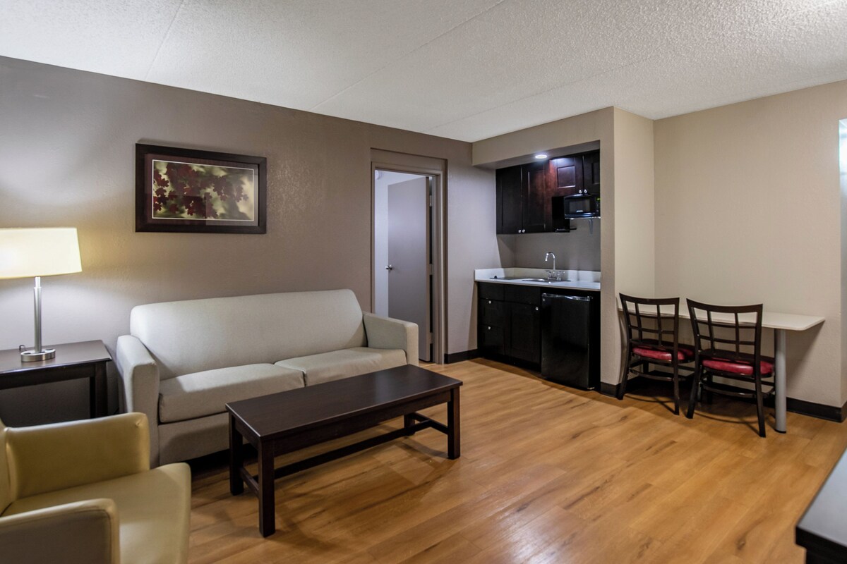 Desk, blackout curtains, iron/ironing board, free WiFi