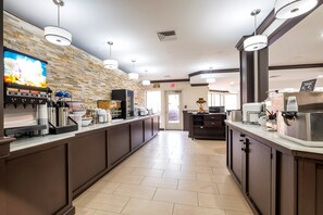 Petit déjeuner complet compris tous les jours