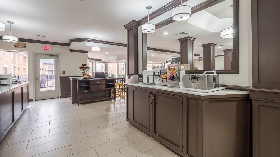 Red Roof Inn PLUS+ & Suites Knoxville West-Cedar Bluff