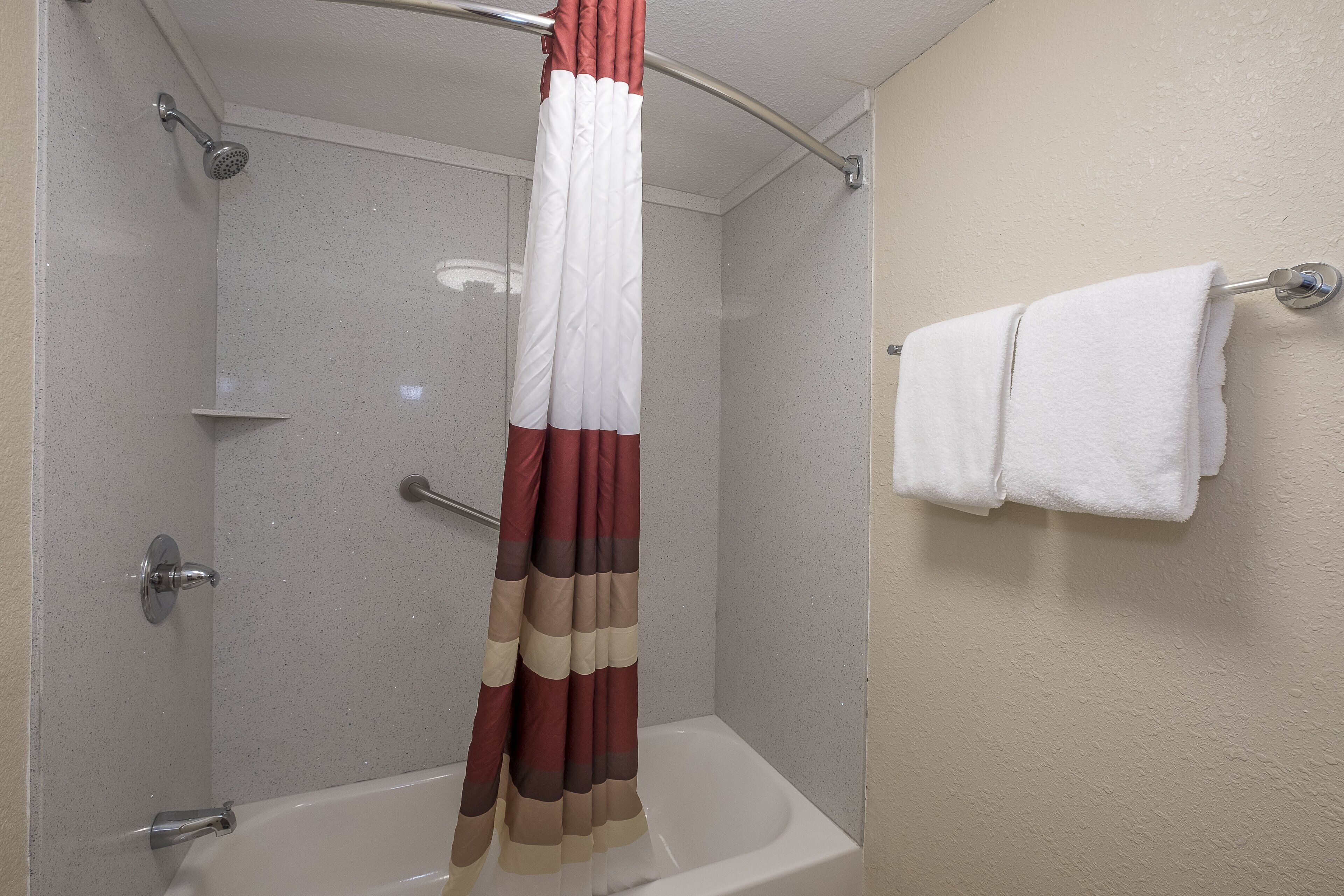 Foto - Red Roof Inn PLUS+ & Suites Knoxville West - Cedar Bluff