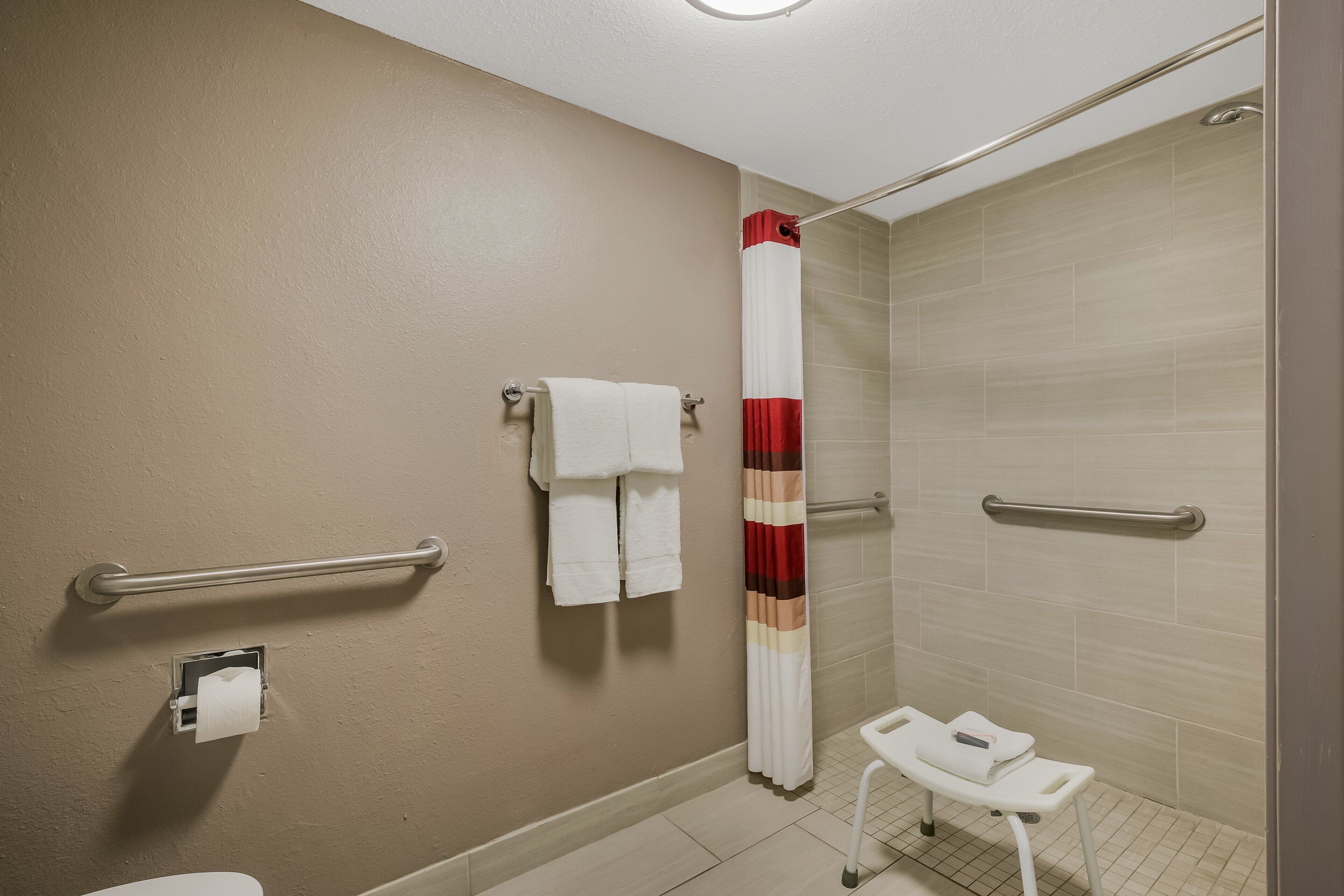 Foto - Red Roof Inn PLUS+ & Suites Knoxville West - Cedar Bluff