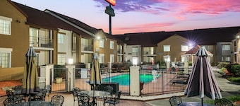 Red Roof Inn PLUS+ & Suites Knoxville West-Cedar Bluff