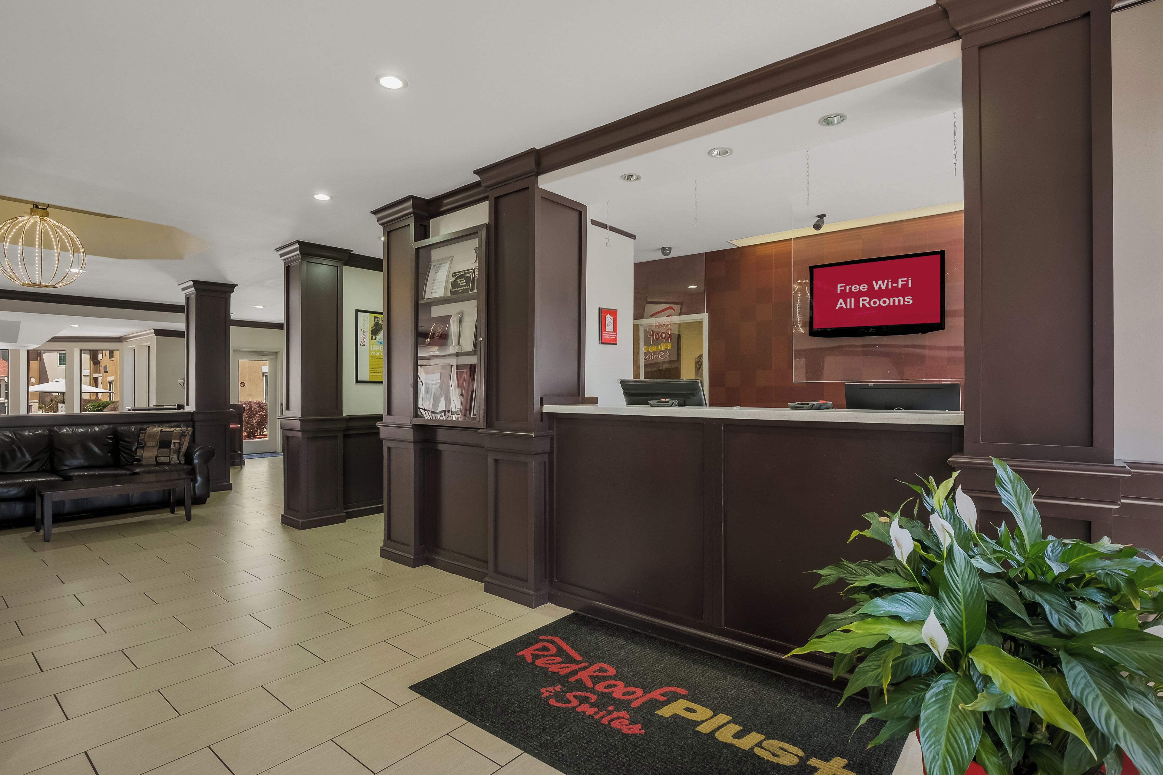 Foto - Red Roof Inn PLUS+ & Suites Knoxville West-Cedar Bluff