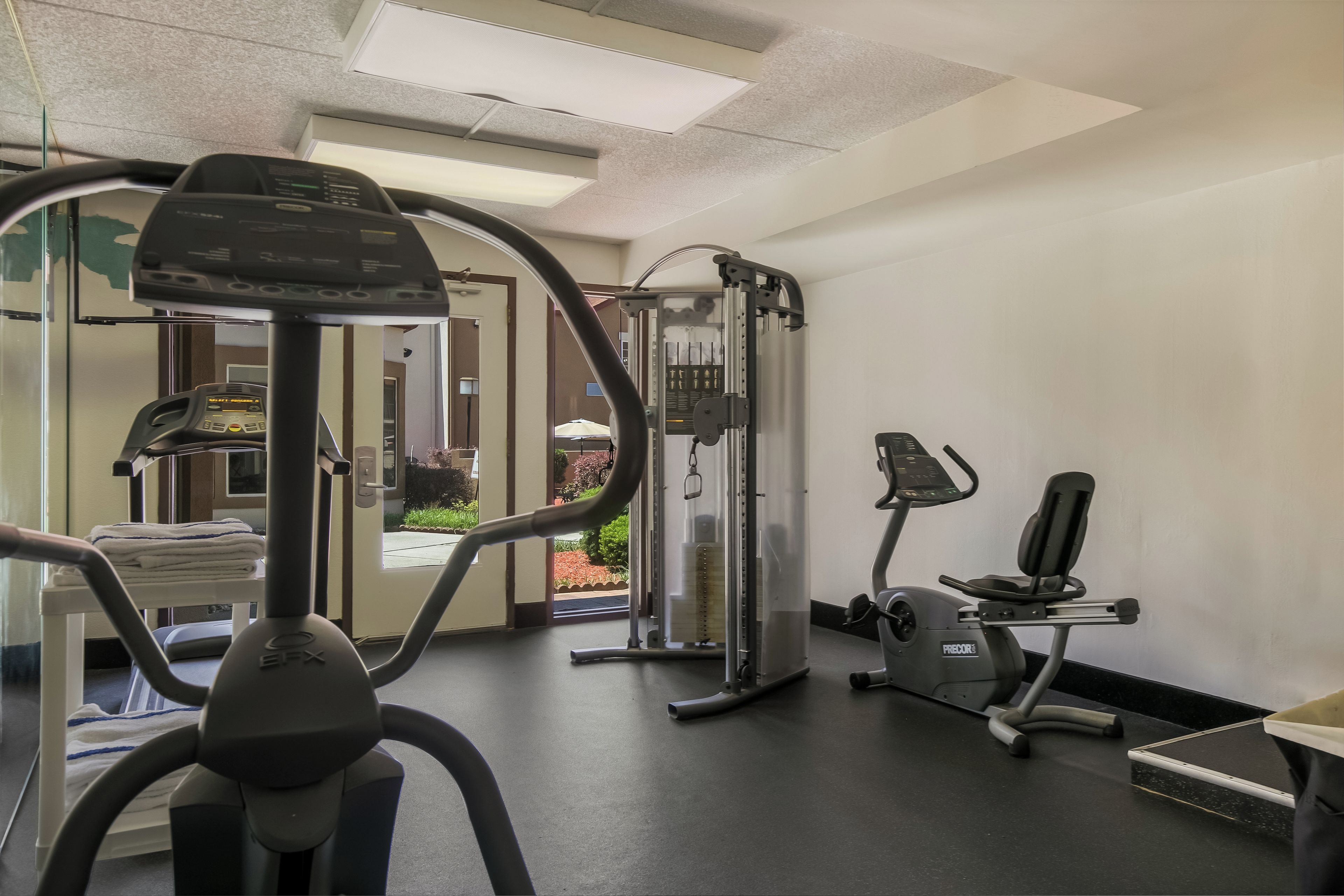 Foto - Red Roof Inn PLUS+ & Suites Knoxville West-Cedar Bluff