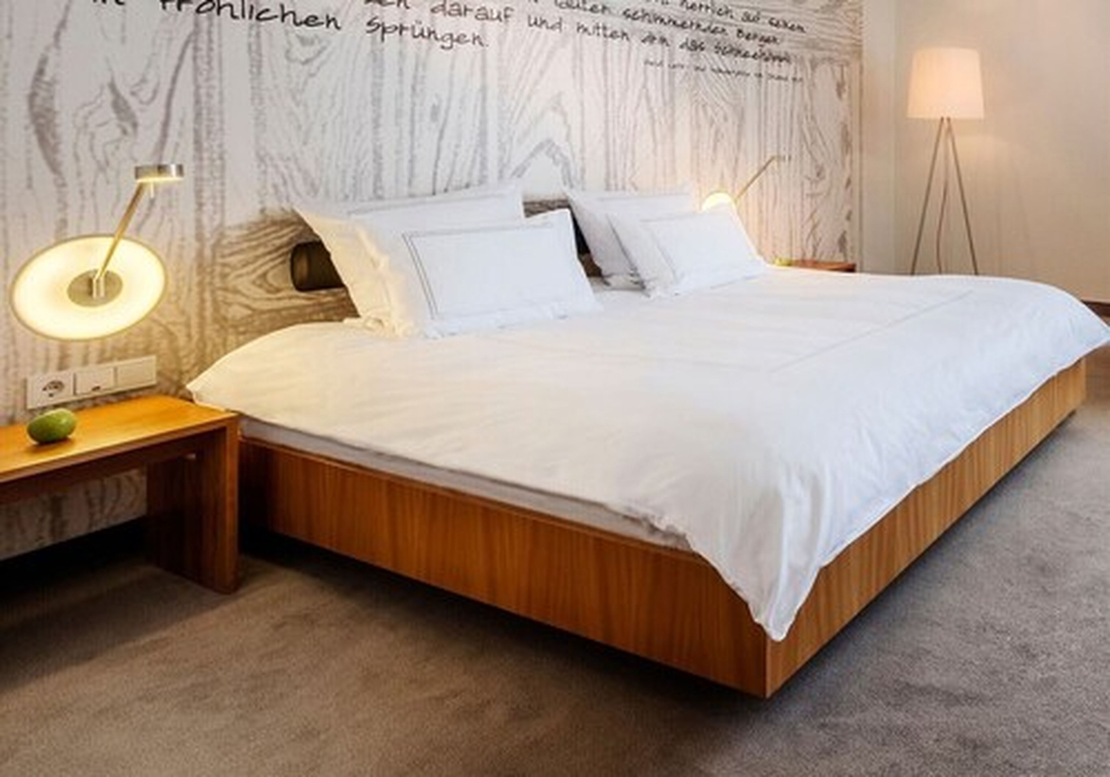 Habitación superior, 1 cama King size | Ropa de cama de alta calidad, edredón y minibar 