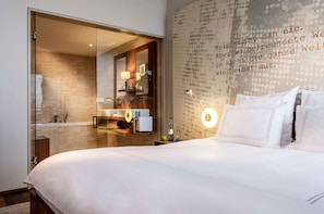 Suite Confort, 1 très grand lit | Literie de qualité, couette en duvet, minibar, coffre-fort