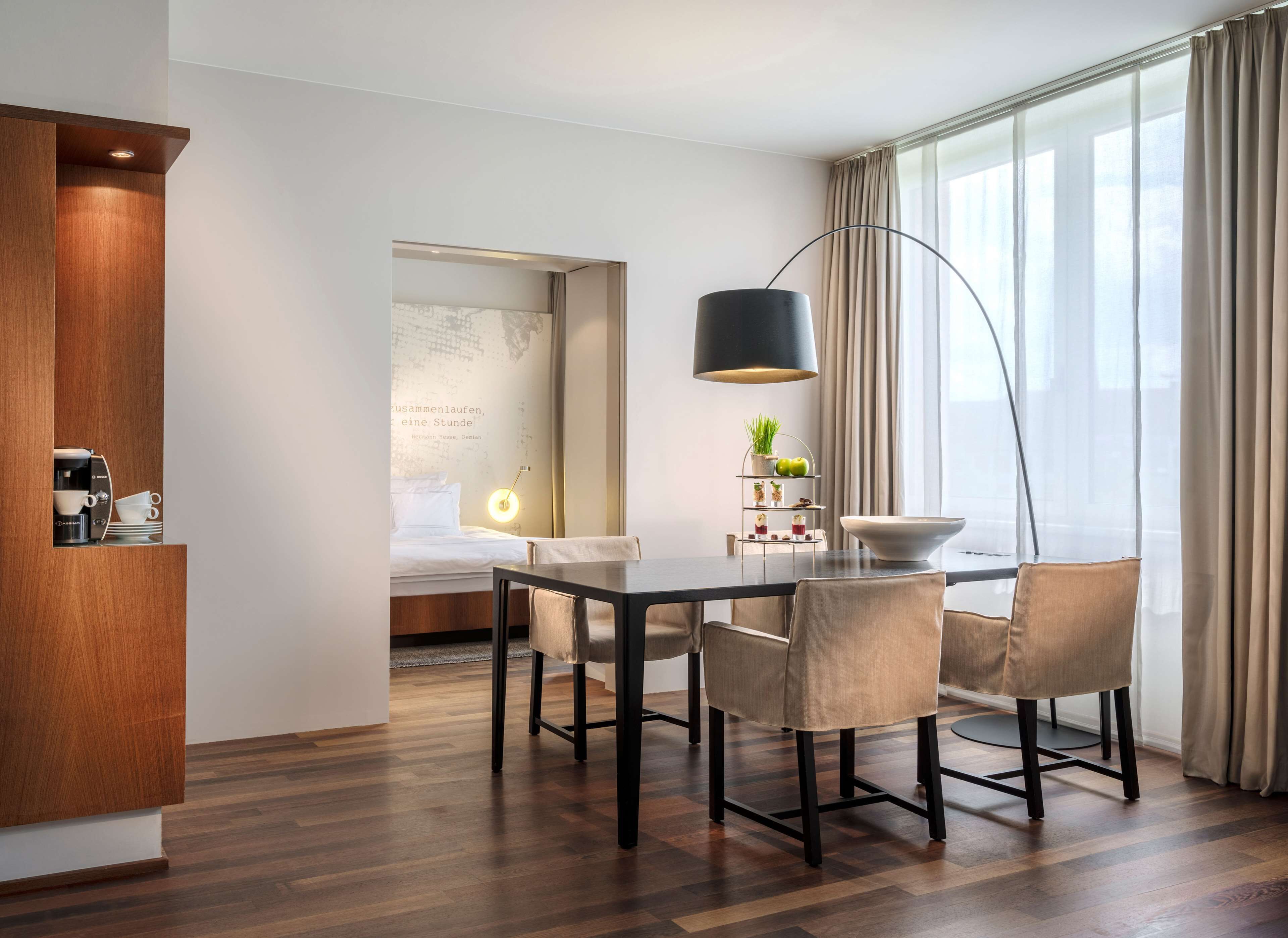 Comfort-Suite, 1 King-Bett | Hochwertige Bettwaren, Daunenbettdecken, Minibar, Zimmersafe