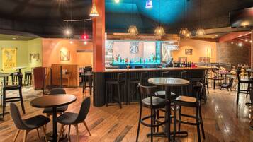 Serves dinner and happy hour
