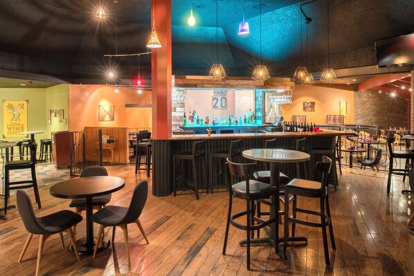 Serves dinner and happy hour