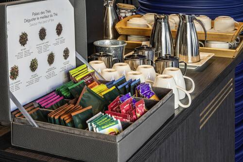 Continental breakfast for a fee on weekends
