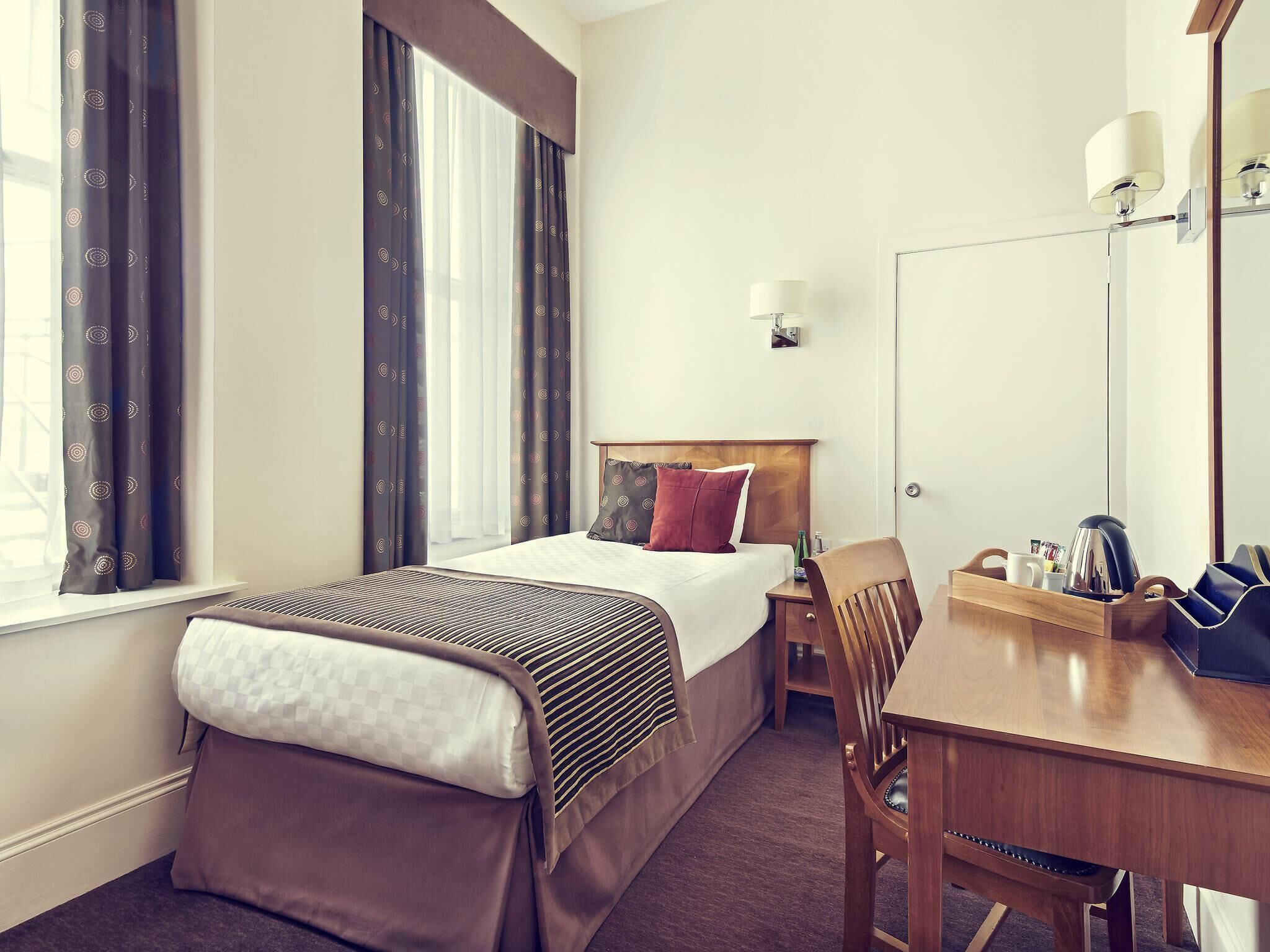 Standard Room, 1 Twin Bed | In-room safe, desk, iron/ironing board, free WiFi