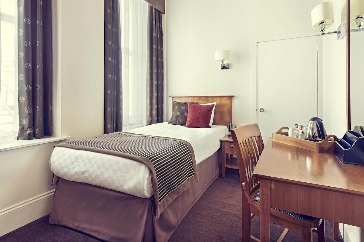 Standard Room, 1 Twin Bed | In-room safe, desk, iron/ironing board, free WiFi