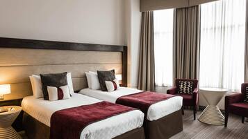 Tallelokero huoneessa, työpöytä, silitysrauta/-lauta, ilmainen Wi-Fi