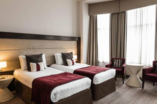 In-room safe, desk, iron/ironing board, free WiFi