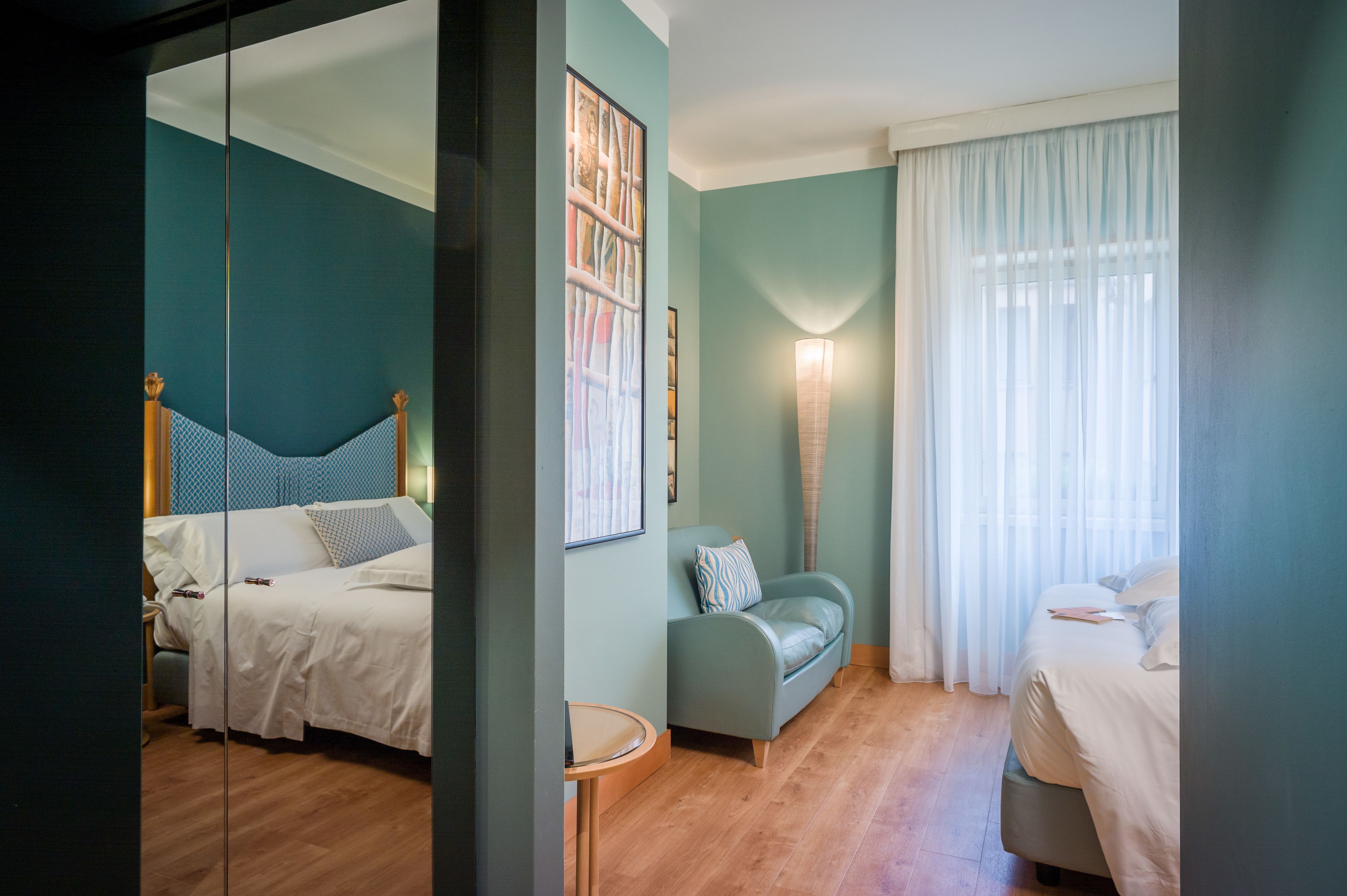 1 bedroom, hypo-allergenic bedding, down duvets, free minibar items