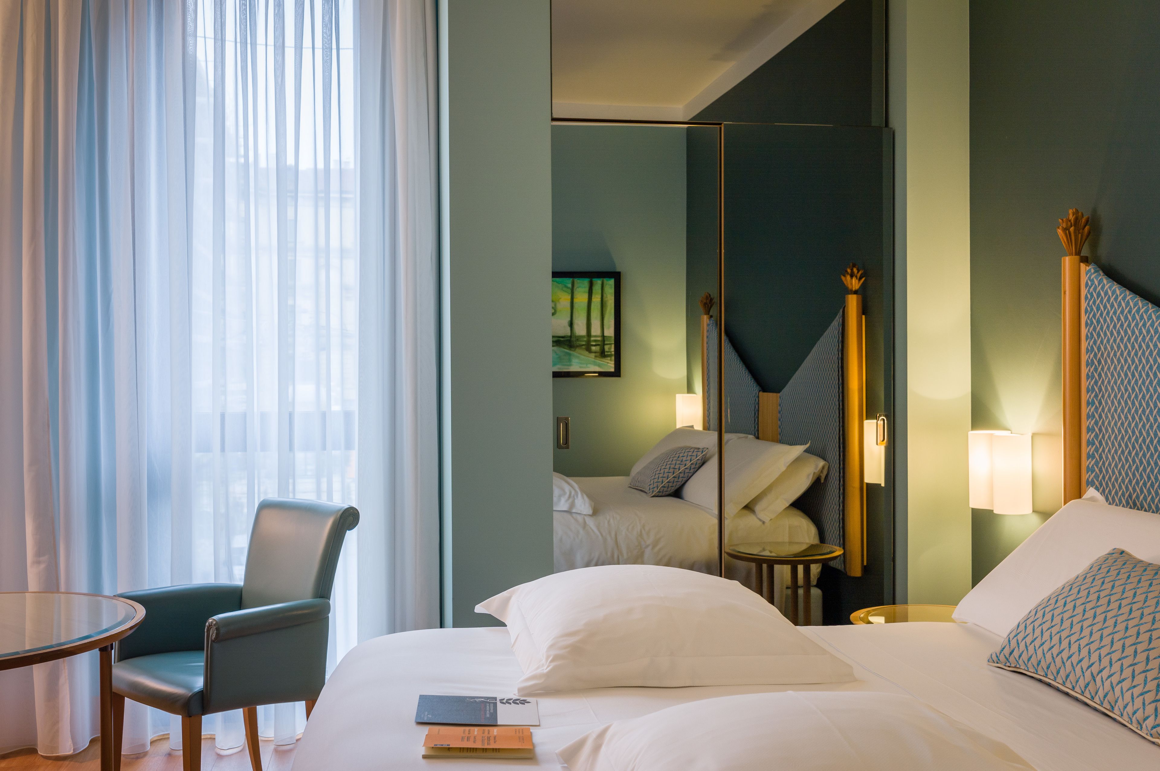 华丽双人房或双床房, 无烟房 | 防过敏的被褥、羽绒被、免费迷你吧物品、客房内保险箱