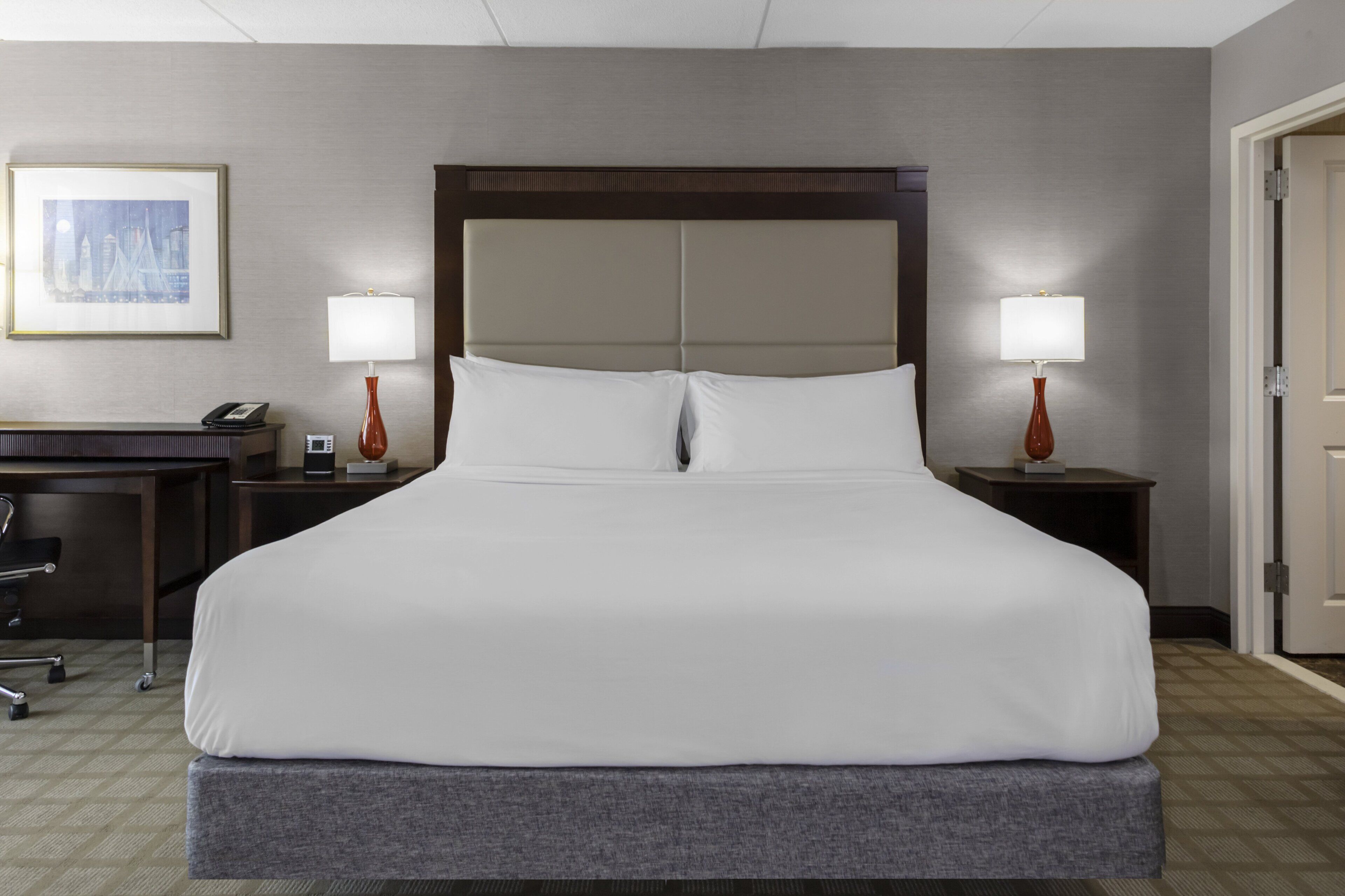 1 bedroom, egyptian cotton sheets, premium bedding, desk