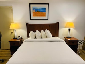 Premium bedding, in-room safe, blackout drapes, soundproofing