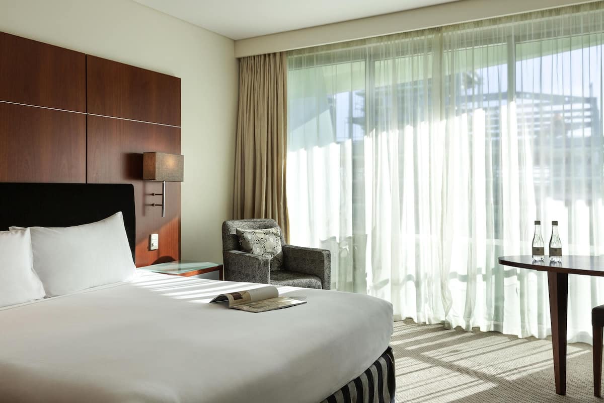 Habitación superior, 1 cama King size (Residence) | Ropa de cama de alta calidad y minibar