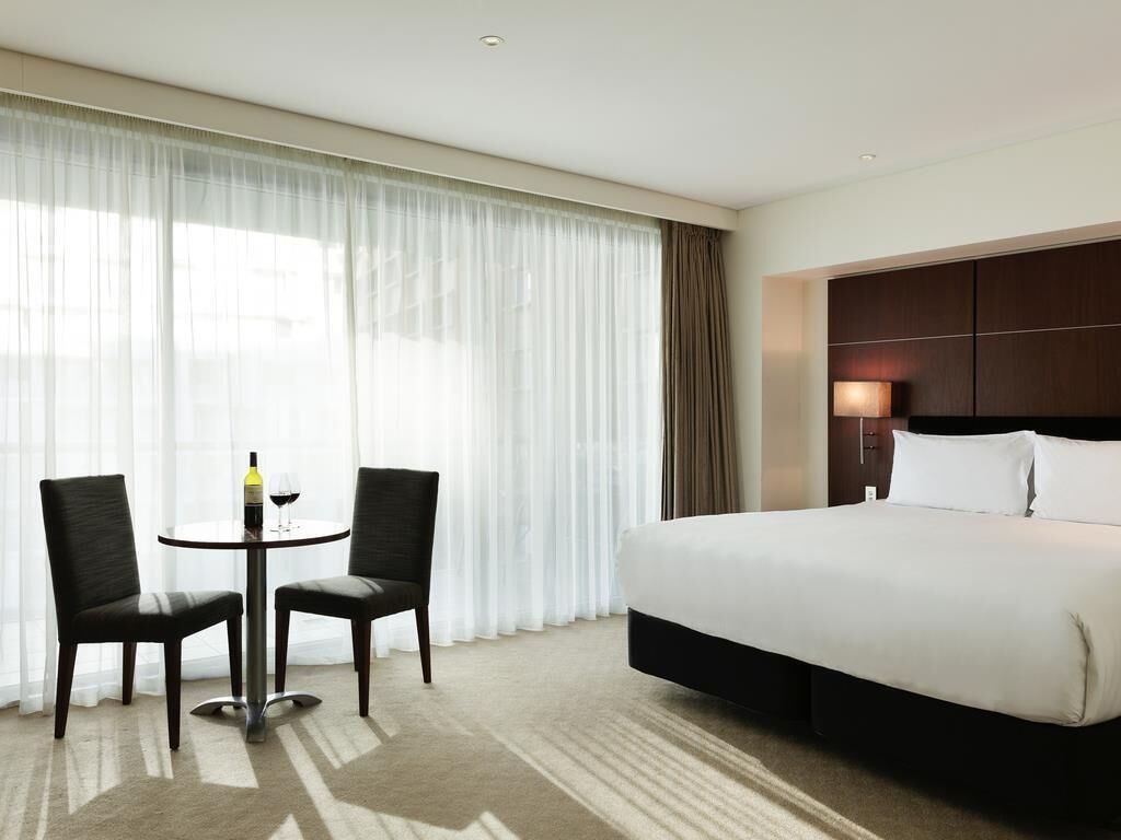 Studio, 1 Double Bed | Premium bedding, minibar, in-room safe, desk