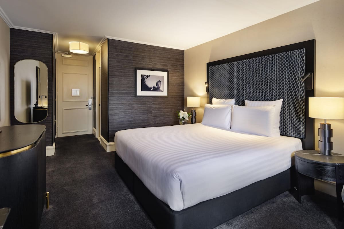 Superior Room, 1 King Bed
