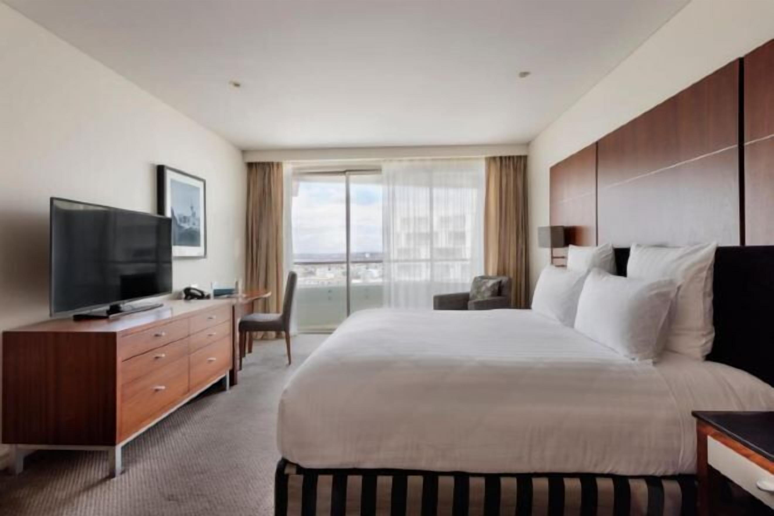 Ropa de cama de alta calidad y minibar 