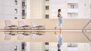 Couples treatment rooms, sauna, body treatments, aromatherapy