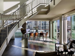 Premium bedding, minibar, in-room safe, desk - Pullman Auckland Hotel & Apartments (Auckland)