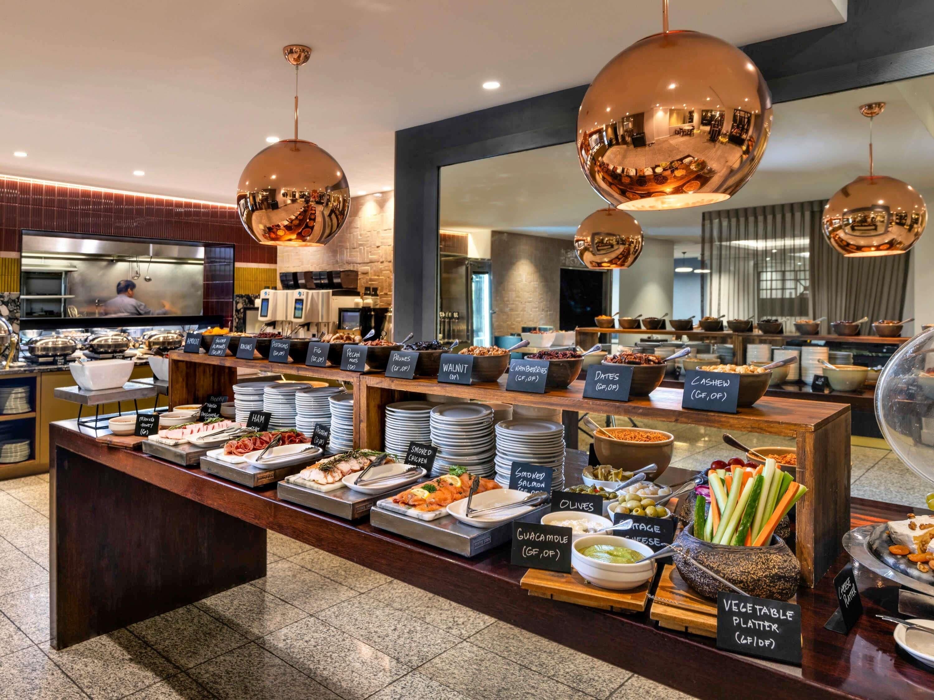 Café da manhã com buffet diário (NZD 45 por pessoa) 