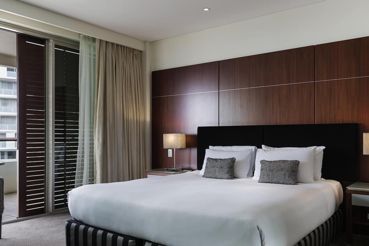1 bedroom, premium bedding, minibar, in-room safe