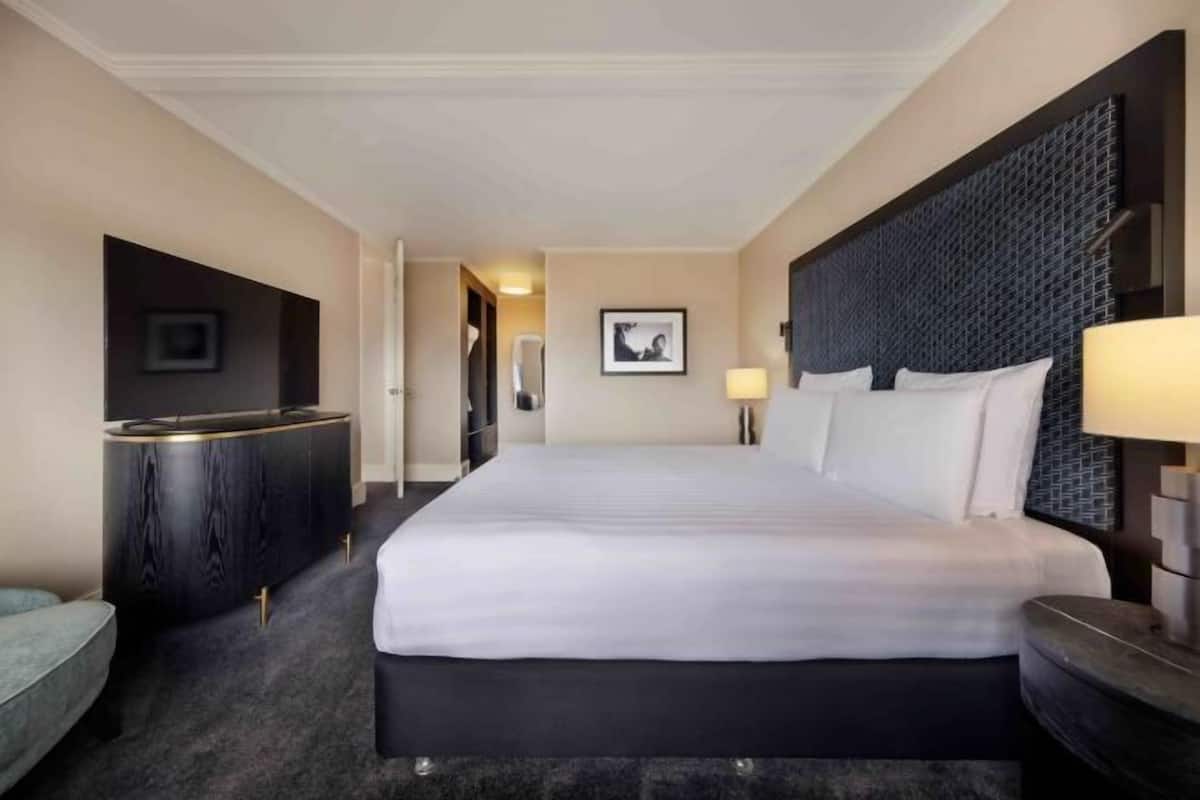 1 Schlafzimmer, hochwertige Bettwaren, Minibar, Zimmersafe