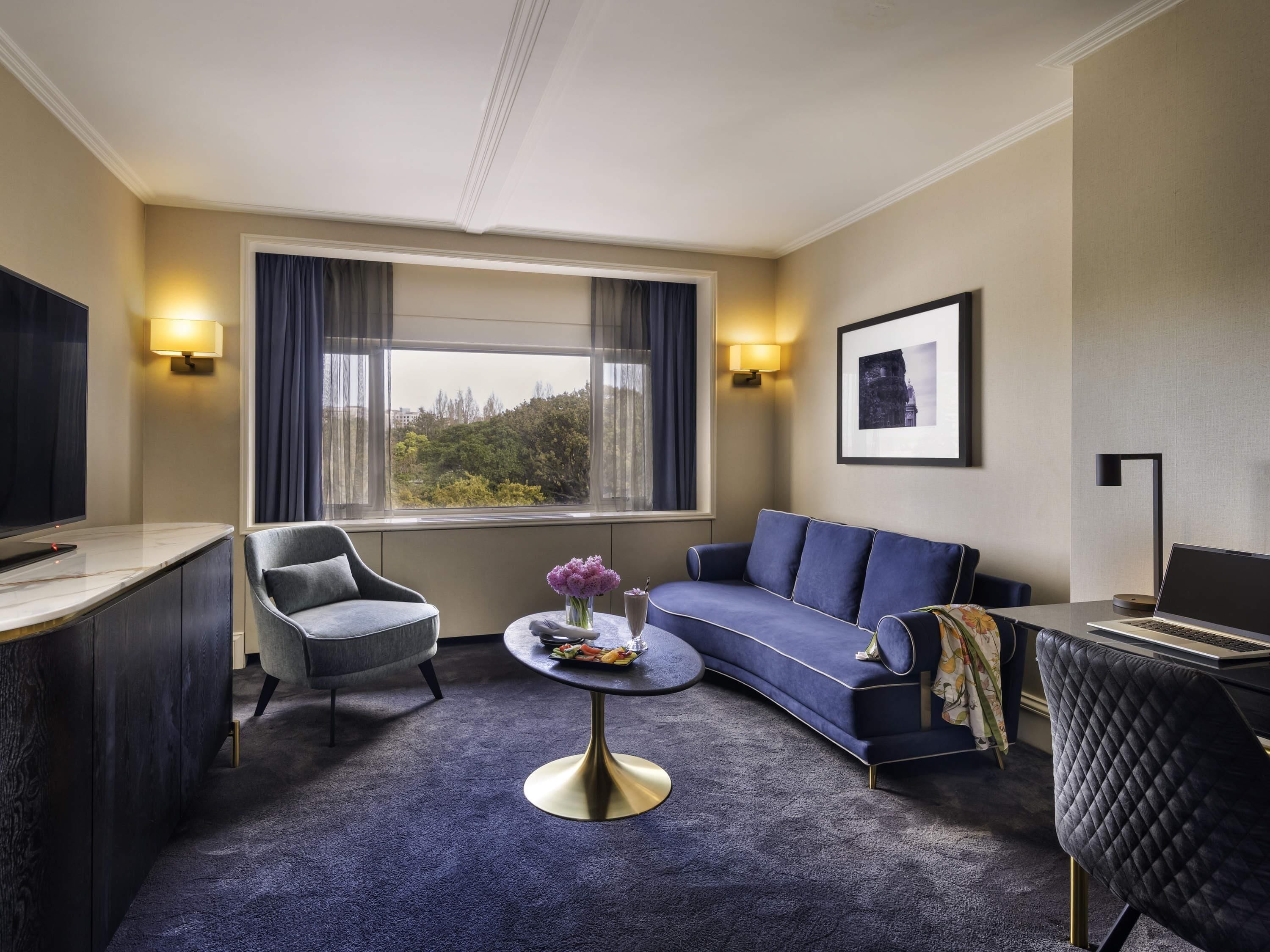 高級寢具、迷你吧、客房內保險箱、書桌