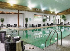 Indoor pool, 2 outdoor pools