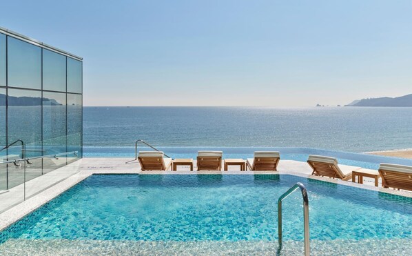 Indoor pool, outdoor pool