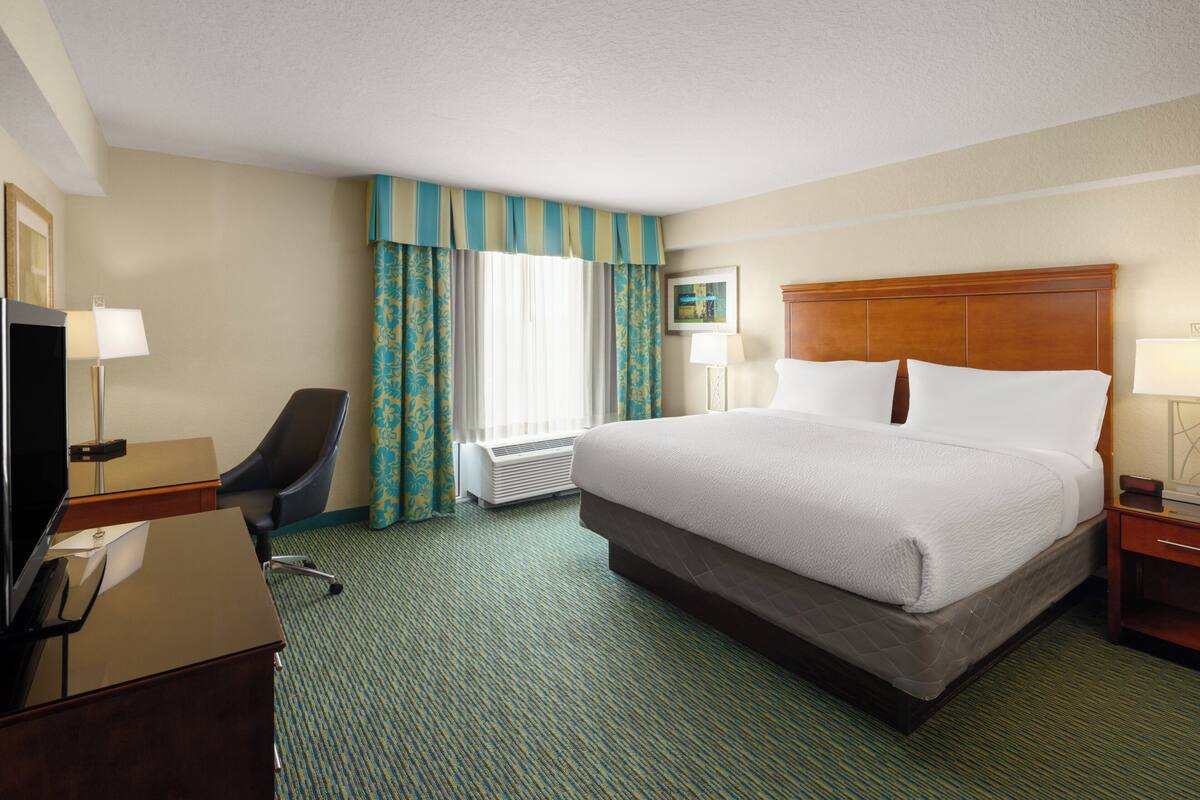 Premium bedding, pillow-top beds, in-room safe, desk