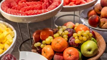 Tägliches Frühstücksbuffet gegen Gebühr