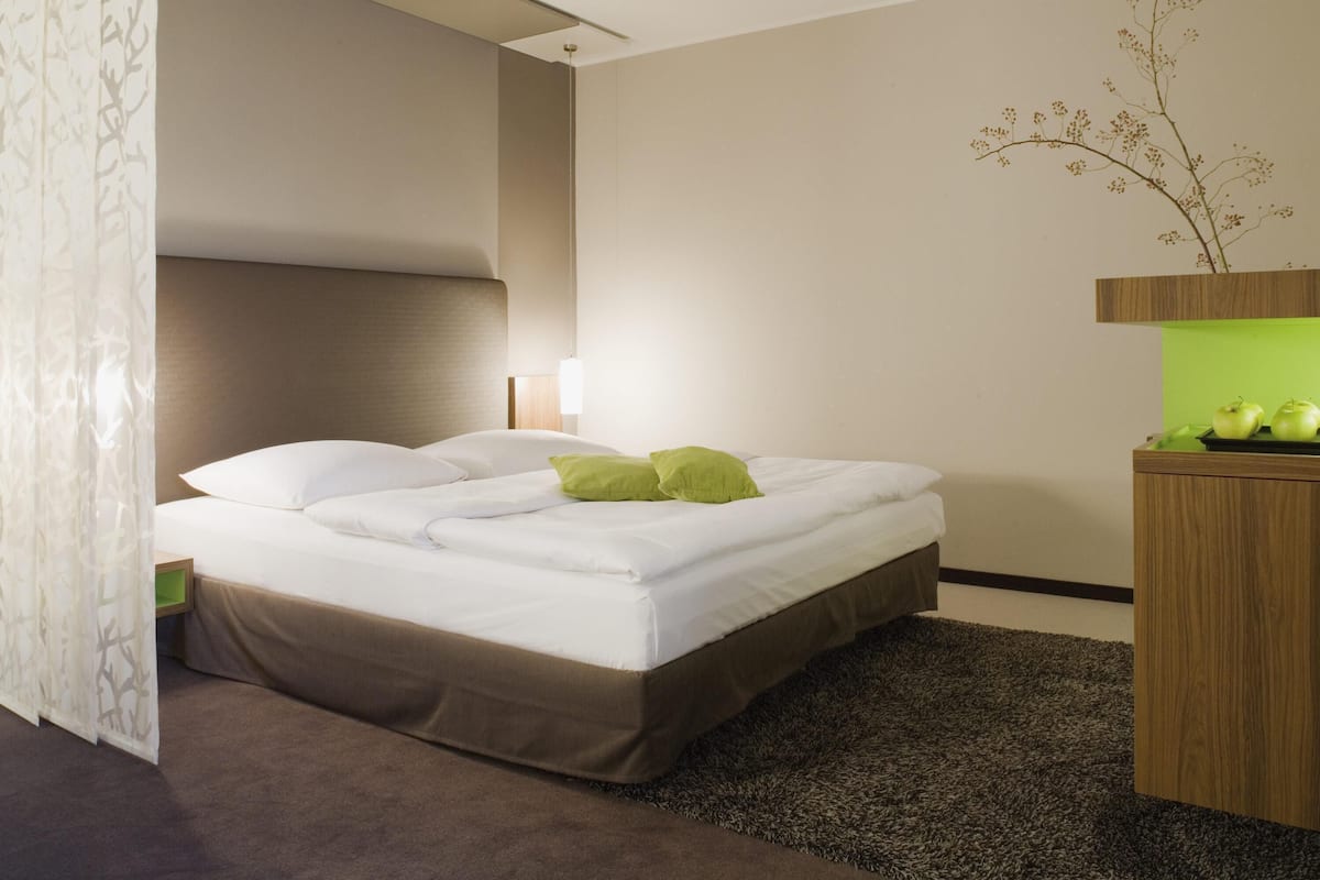 Habitación Premium, 1 cama King size | Minibar, caja de seguridad en la habitación y escritorio