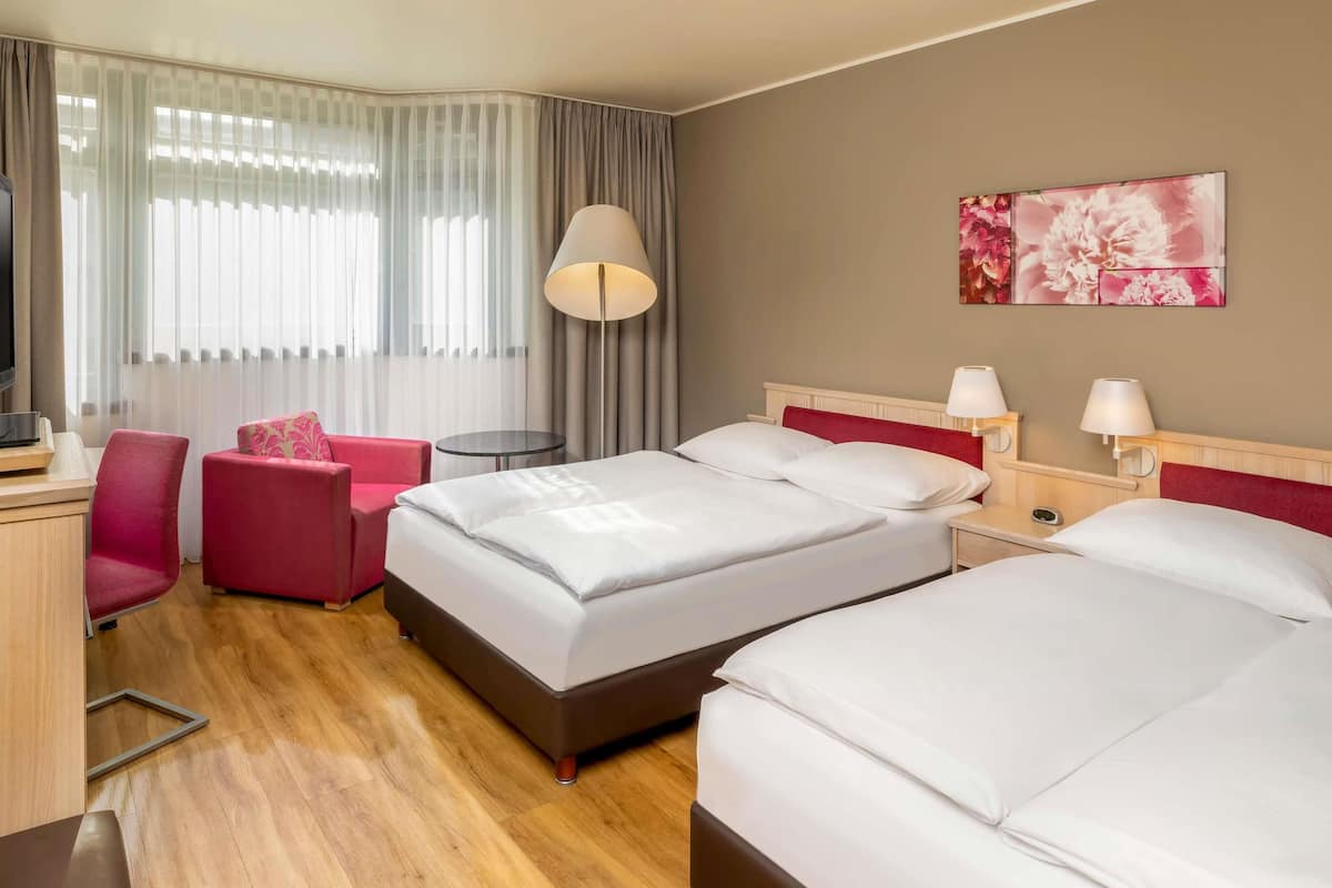 Classic Twin Room, 2 Twin Beds (Room&Bathroom renovation in 2020) | Minibar, in-room safe, desk, laptop workspace