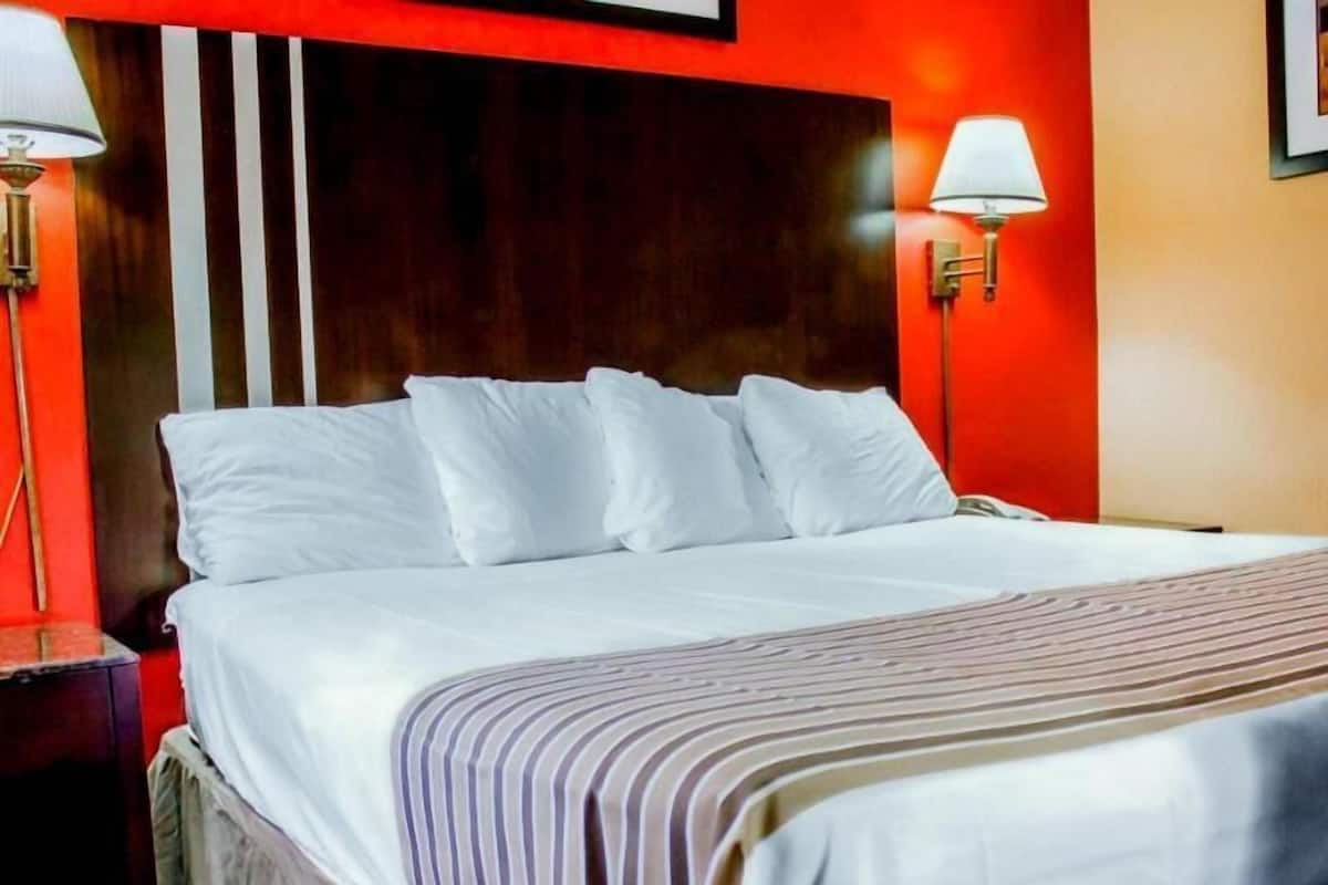 Gratis barnsÀngar, extrasÀngar, gratis wi-fi och sÀngklÀder