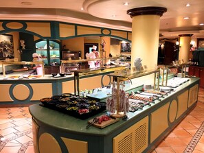 3 restaurants, breakfast, lunch, dinner served; Spanish cuisine  - Mercure Andorra (Andorra la Vella)