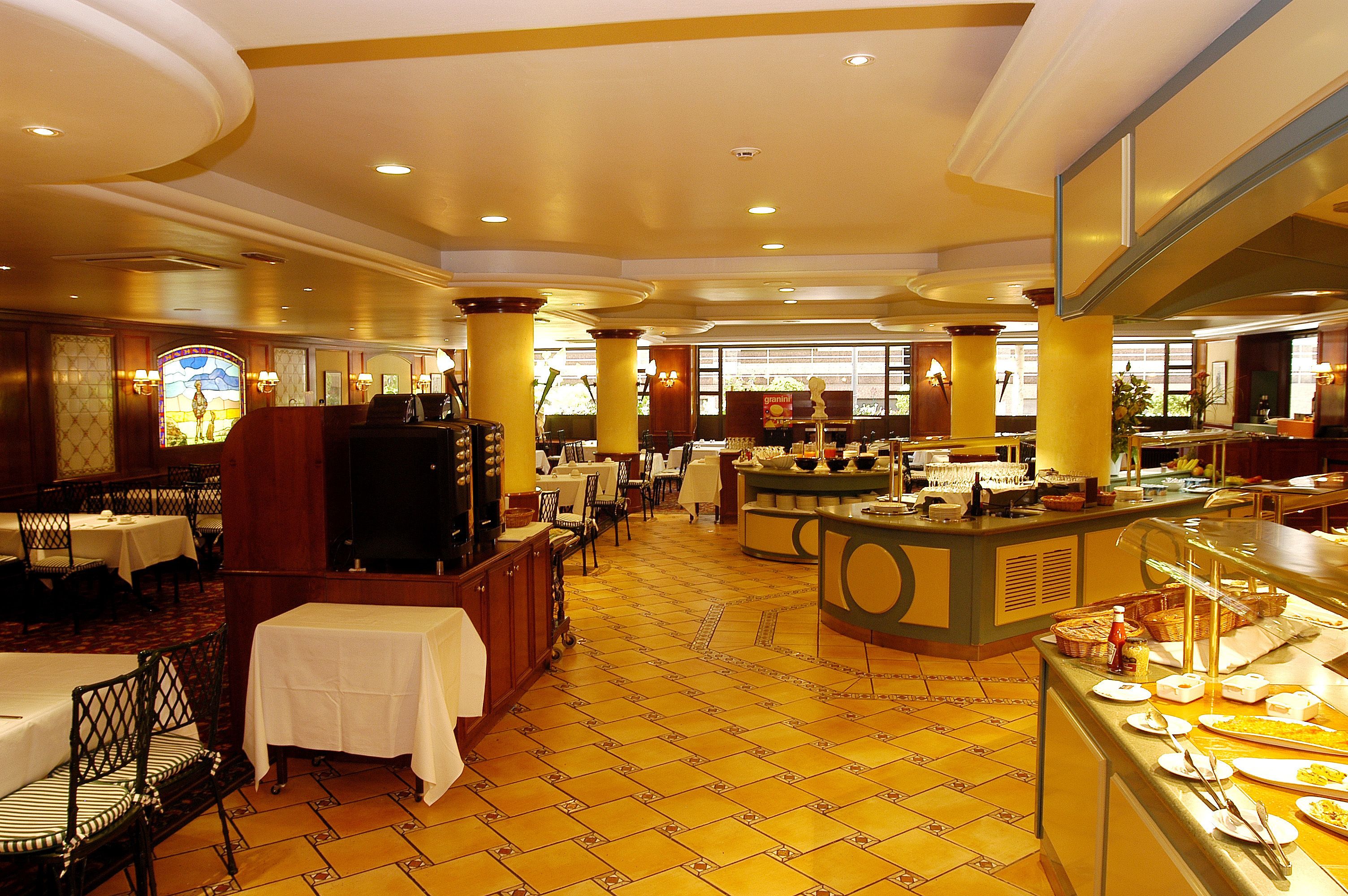 Daily buffet breakfast for a fee