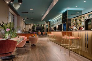 Cocktail bar